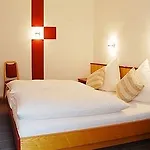 Zum Roessle Hotel