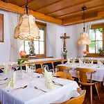 Zum Roessle Hotel