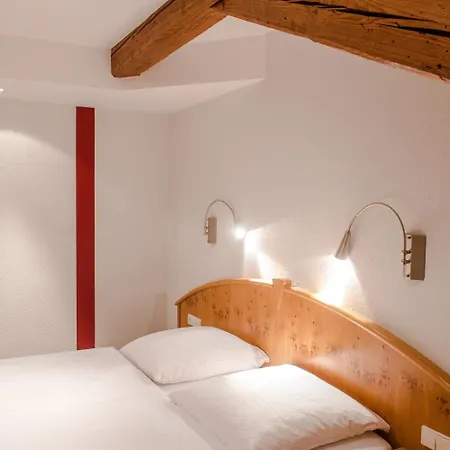 Zum Roessle Hotel