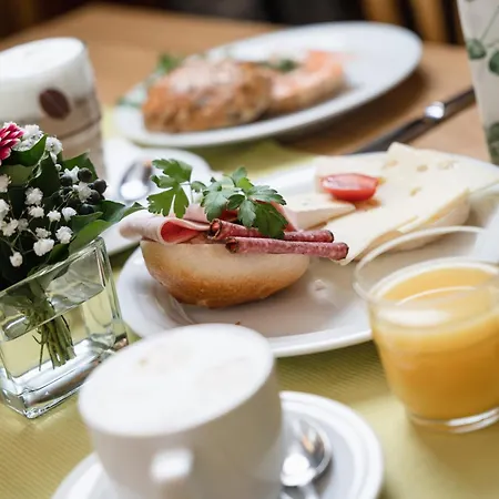 Zum Roessle Hotel 3*